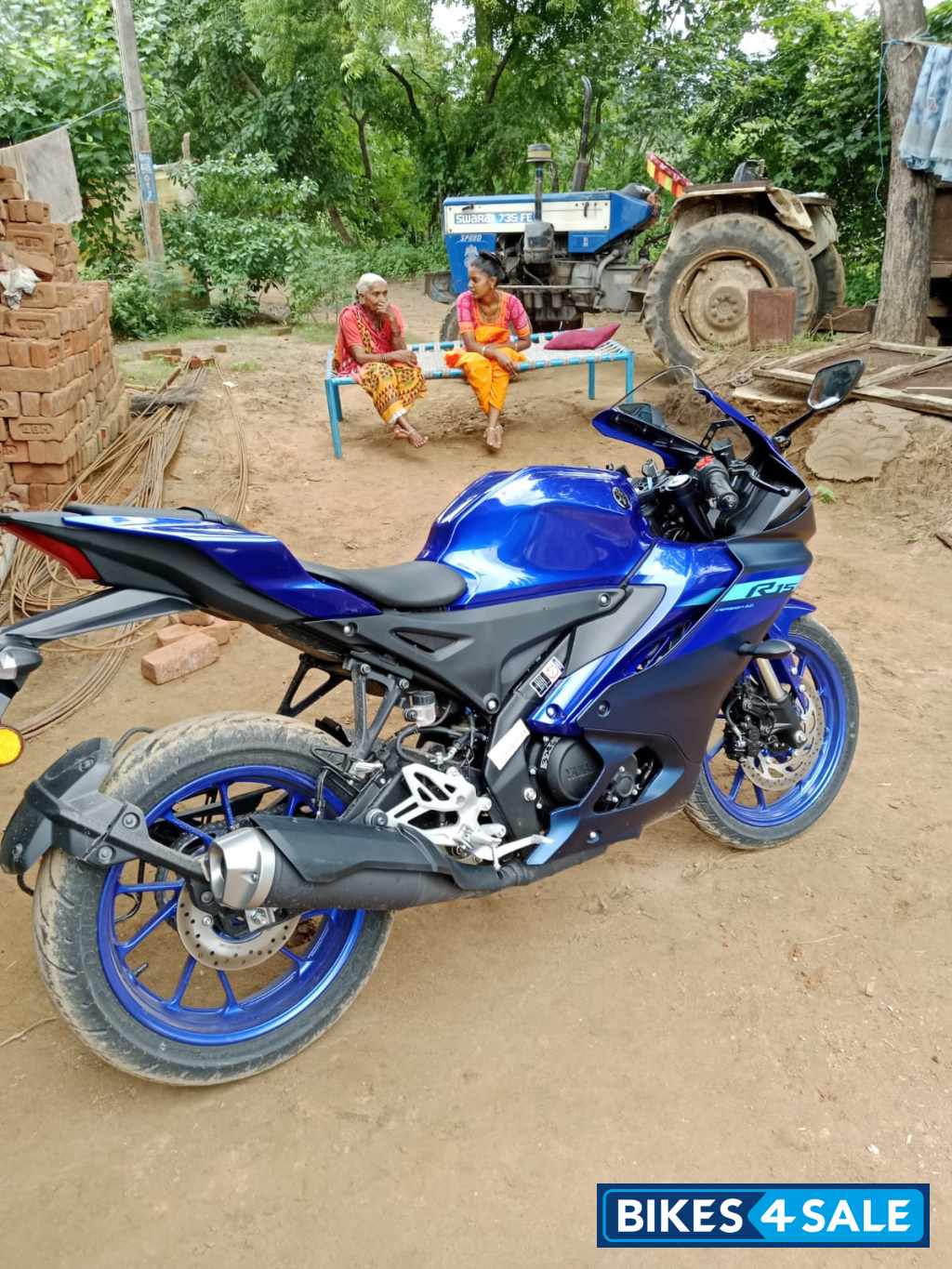Blue Yamaha R15 V4