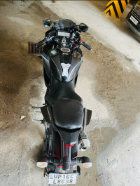 Black Yamaha YZF R15 V3