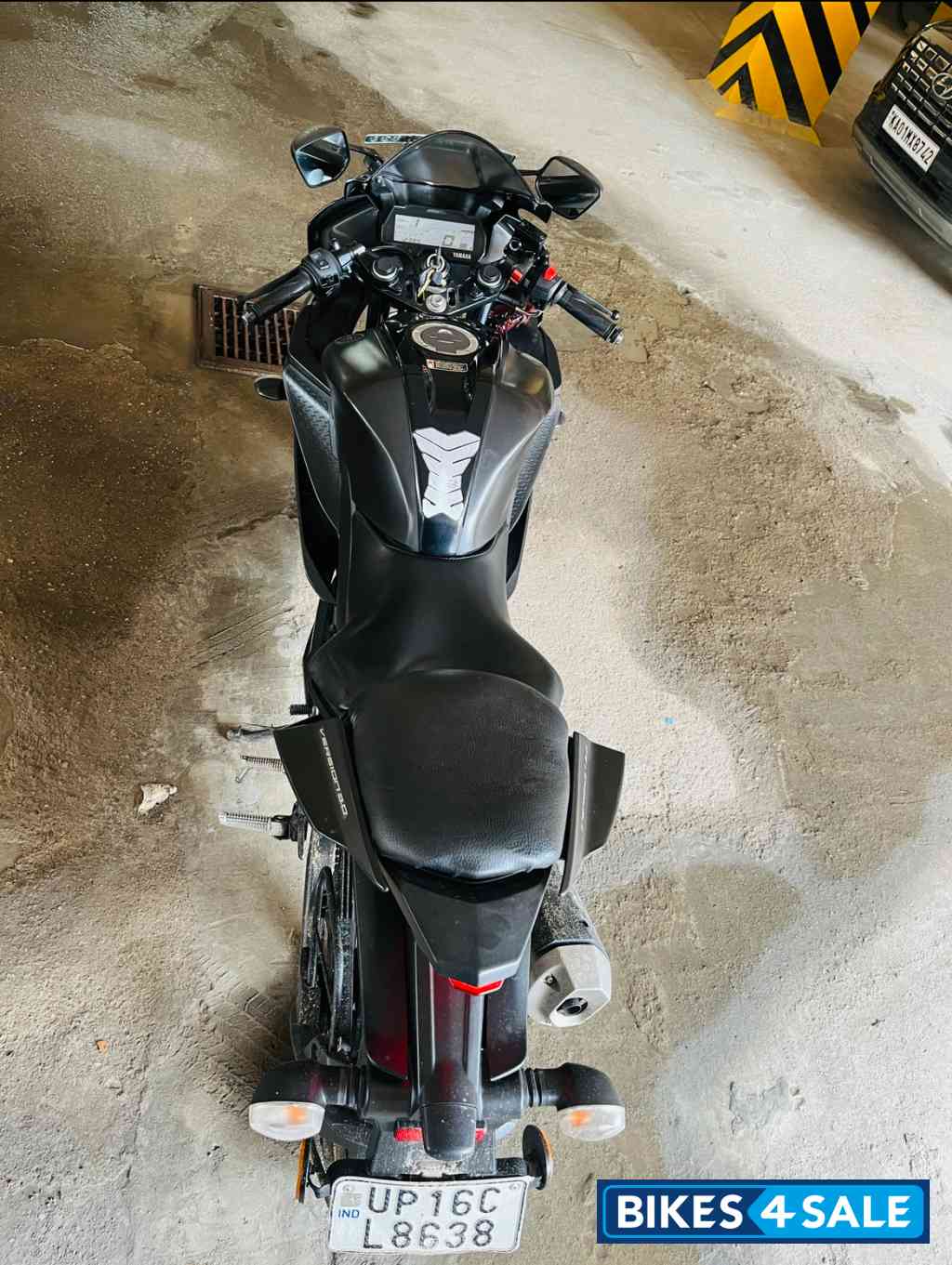 Black Yamaha YZF R15 V3