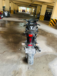 Black Yamaha YZF R15 V3