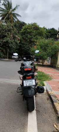 Black Yamaha FZ25