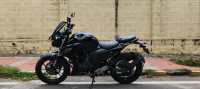 Black Yamaha FZ25