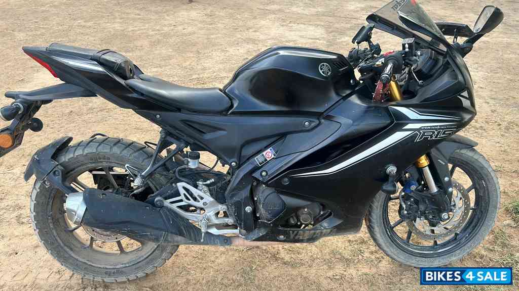 Yamaha R15 V4