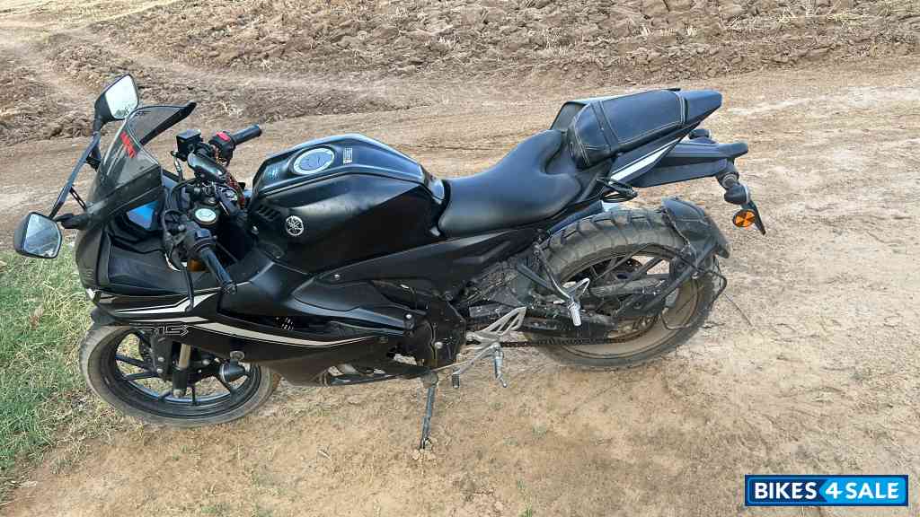Yamaha R15 V4
