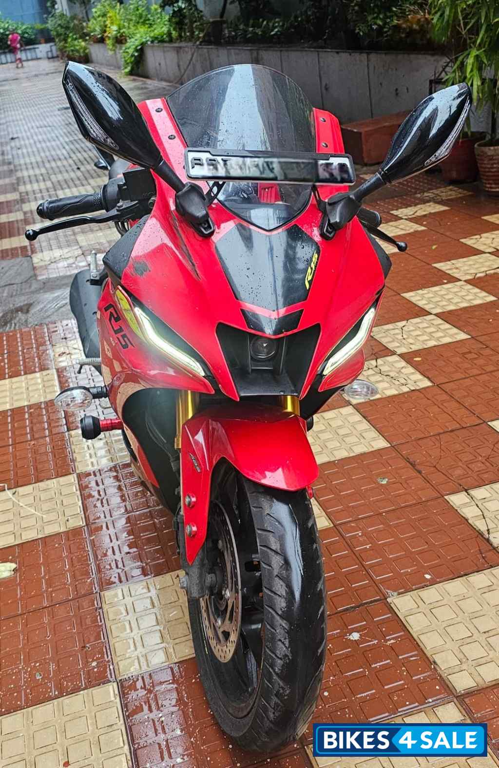 Yamaha R15 V4