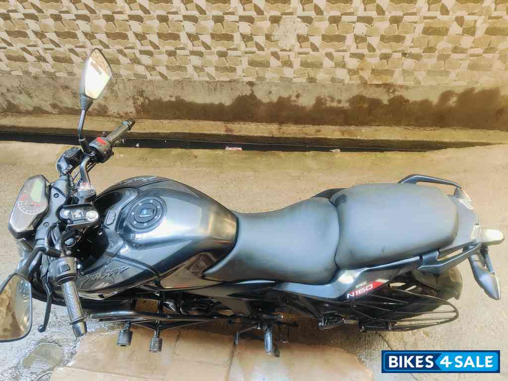 Black Bajaj Pulsar N160