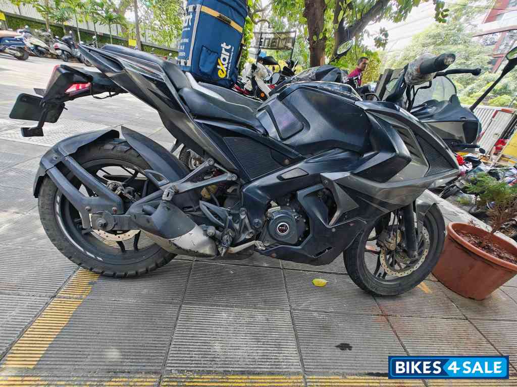 Bajaj Pulsar RS 200 ABS Bajaj Pulsar RS 200 ABS