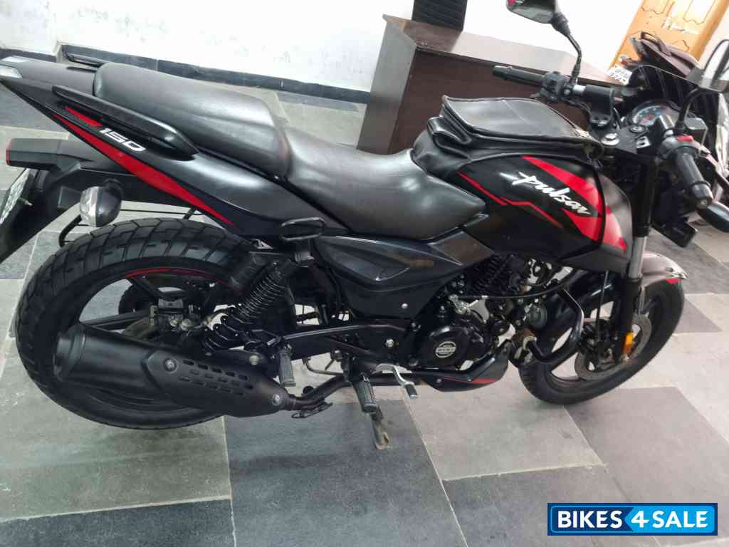 Bajaj Pulsar 150 Twin Disc BS6