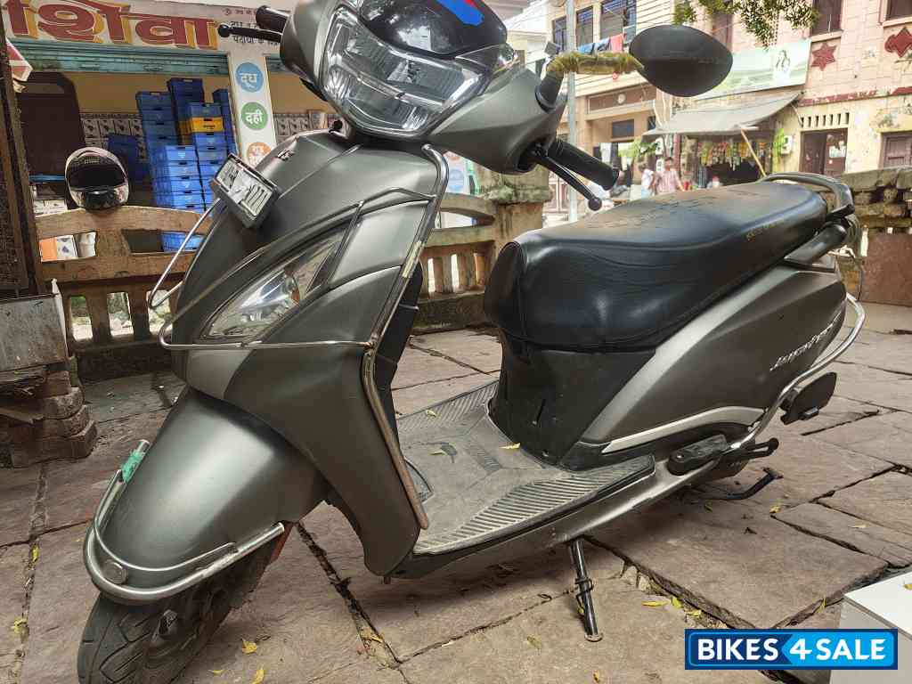 Grey TVS Jupiter 125