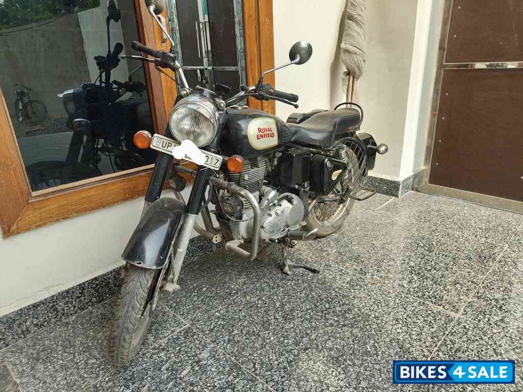 Black Royal Enfield Classic 350