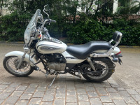 Moon White Bajaj Avenger Cruise 220