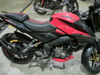 Red Bajaj Pulsar NS 160