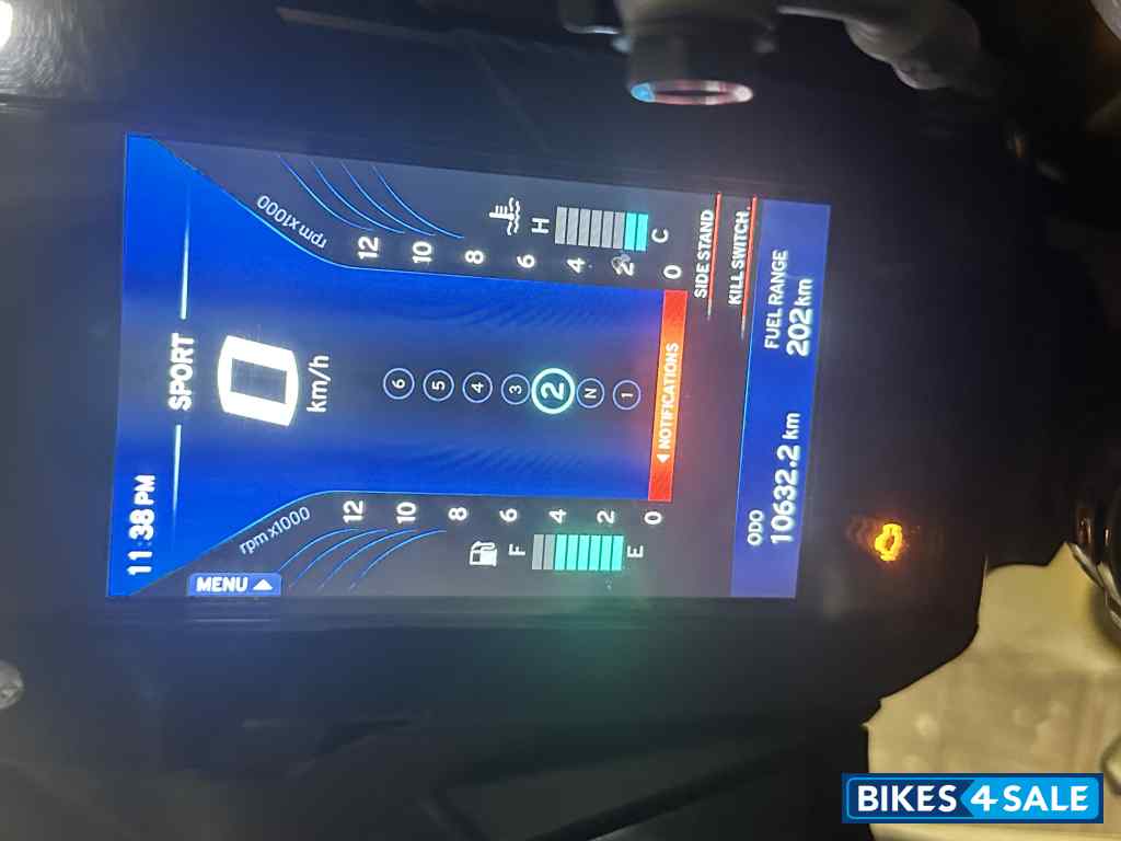 Polar White BMW G 310 RR