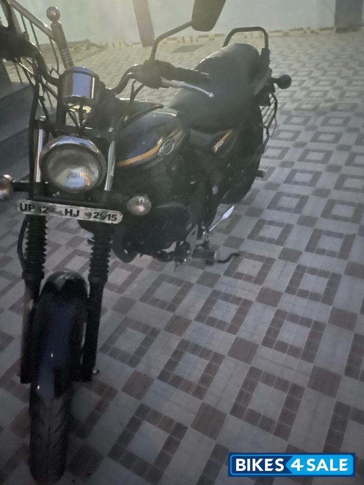 Blue Bajaj Avenger Street 150