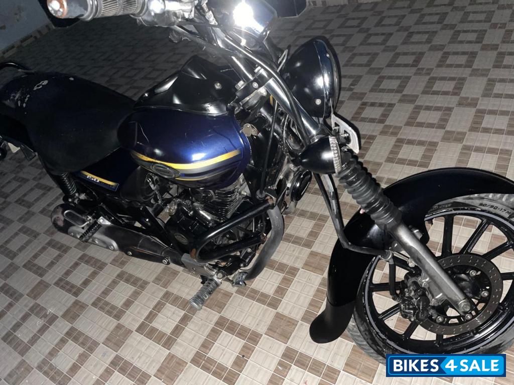 Blue Bajaj Avenger Street 150