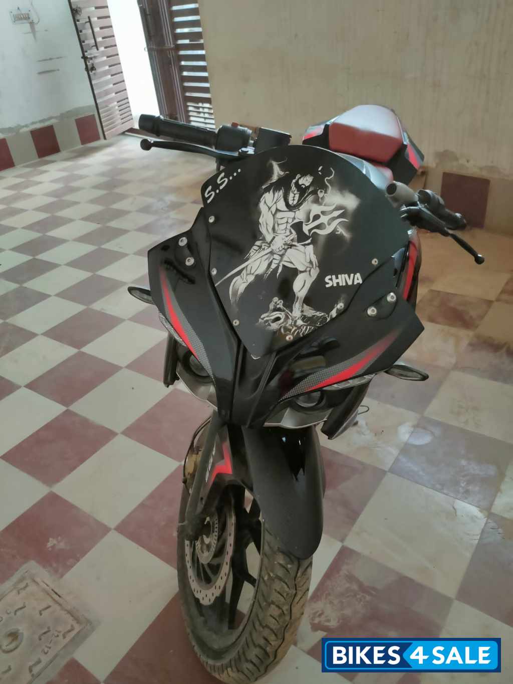 Bajaj Pulsar RS 200 ABS