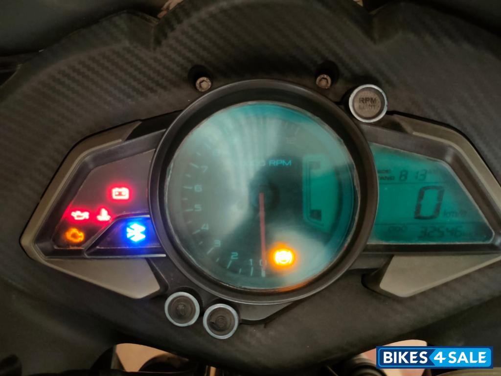 Bajaj Pulsar RS 200 ABS