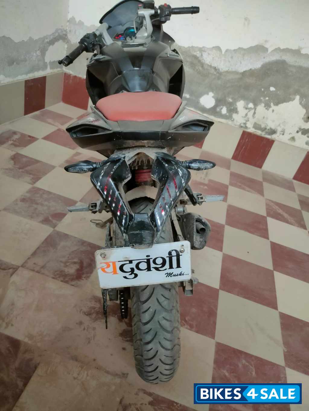 Bajaj Pulsar RS 200 ABS