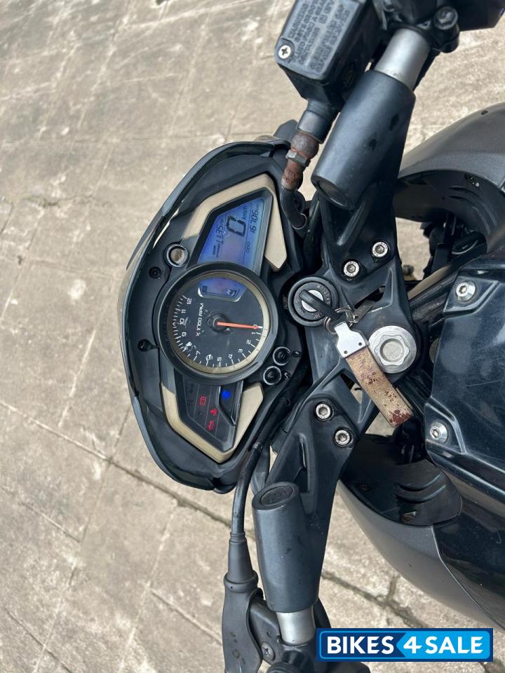 Black Bajaj Pulsar NS200