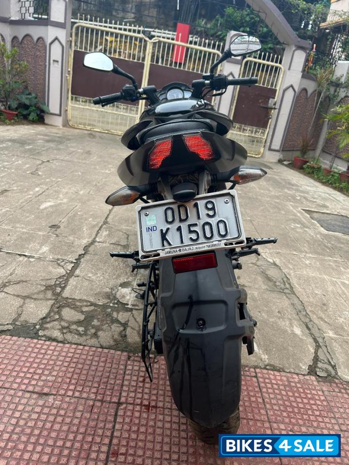 Black Bajaj Pulsar NS200
