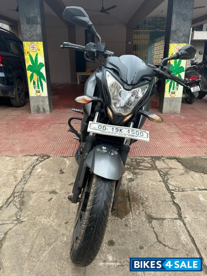 Black Bajaj Pulsar NS200