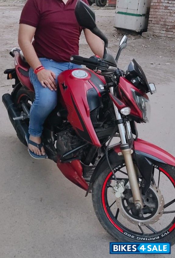 Matt Red TVS Apache RTR 200 4V