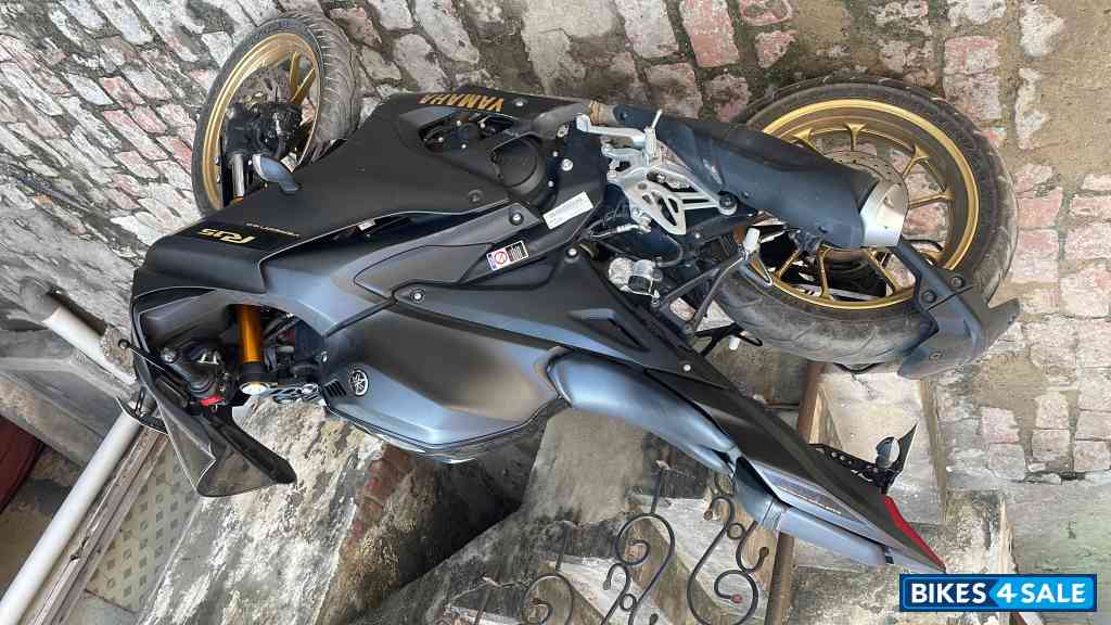 Yamaha R15 V4