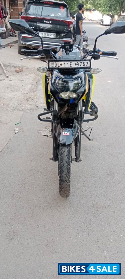 TVS Apache RTR 160 4V BS6