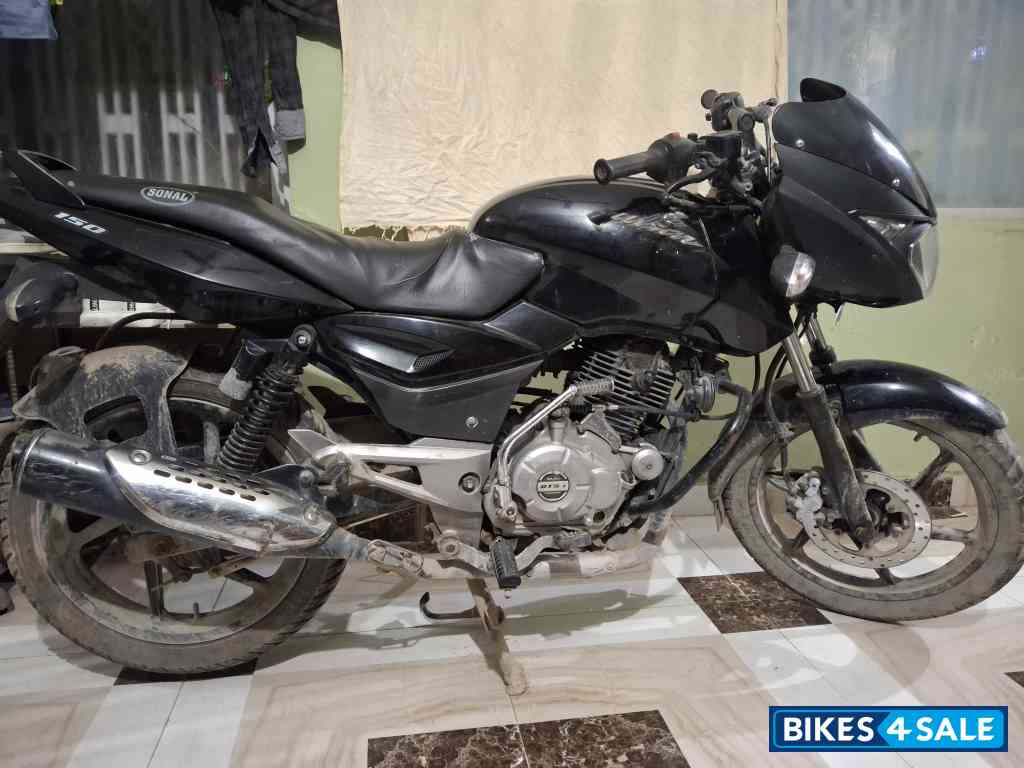 Black Bajaj Pulsar 150