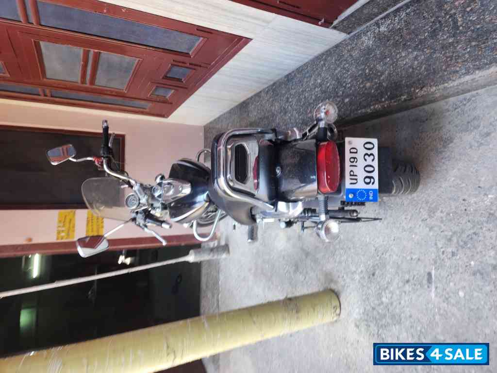 Bajaj Avenger 220 DTS-i