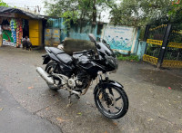 Black Bajaj Pulsar 220F