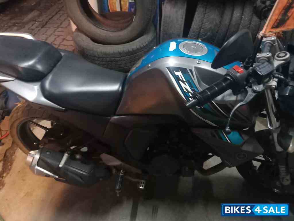 Hurycane Grey Yamaha FZ-S FI V2