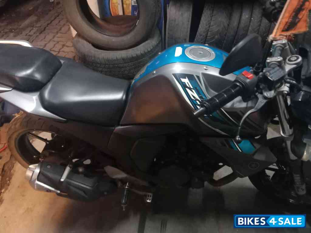 Hurycane Grey Yamaha FZ-S FI V2