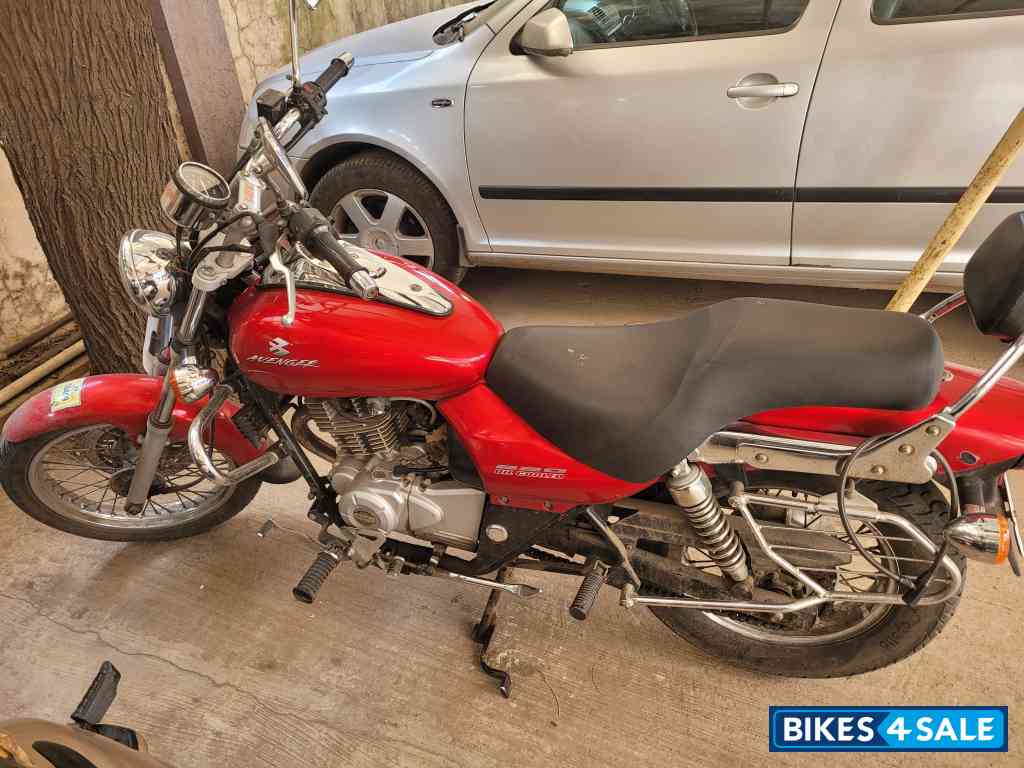 Bajaj Avenger 220 DTS-i