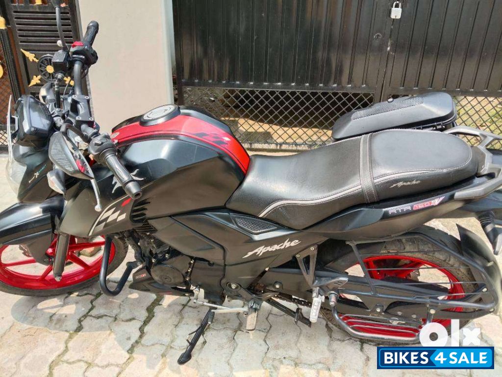 Matte Black TVS Apache RTR 160 4V Special Edition