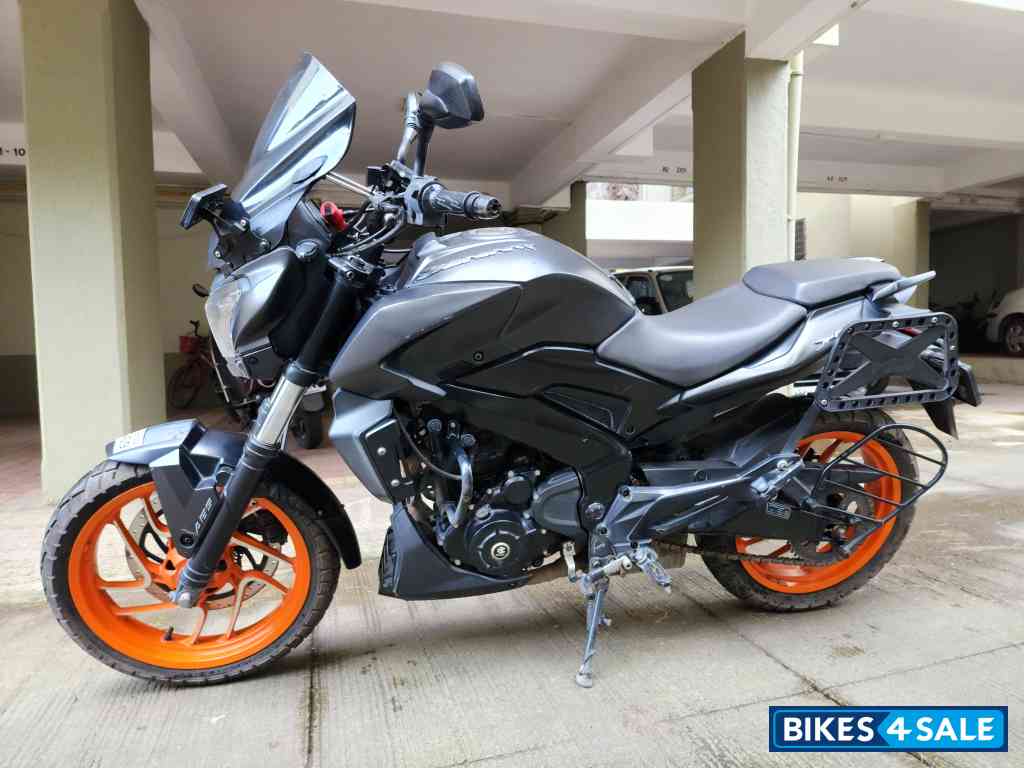 Matte Black Bajaj Dominar 400 Disc