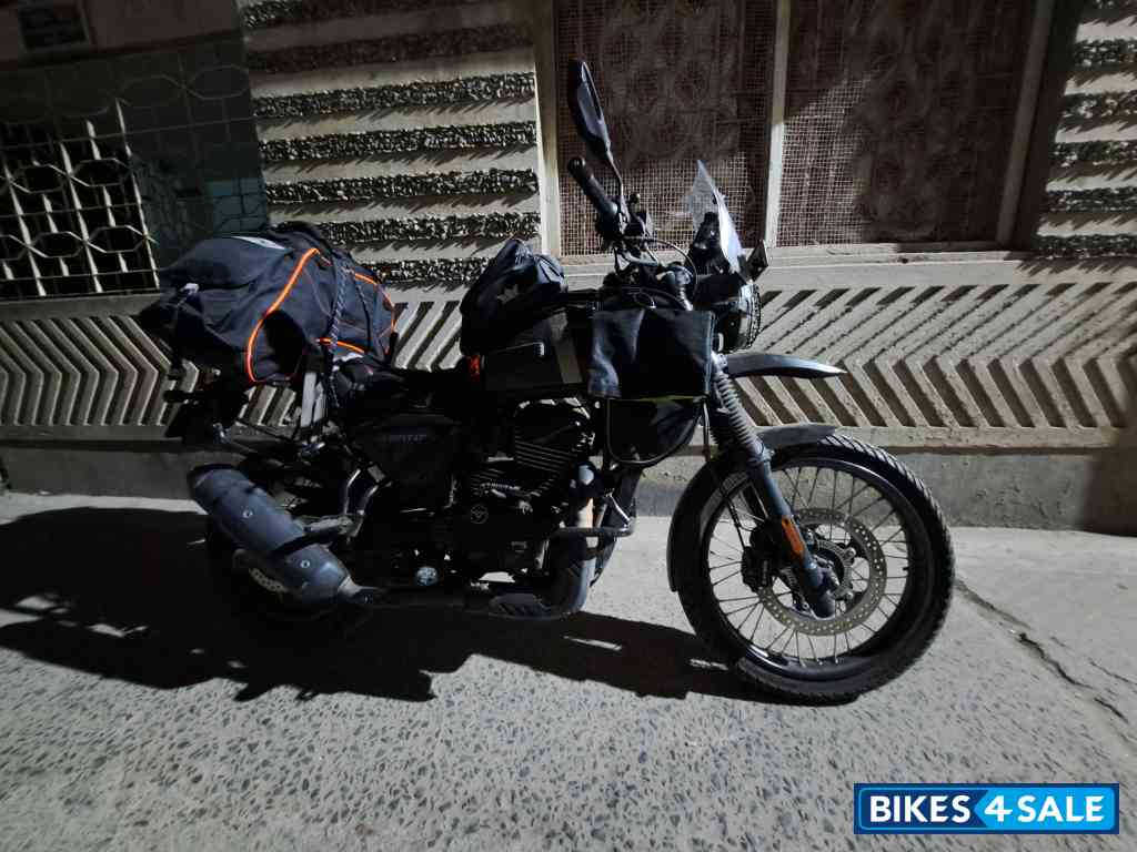 Black Yezdi Adventure Matte