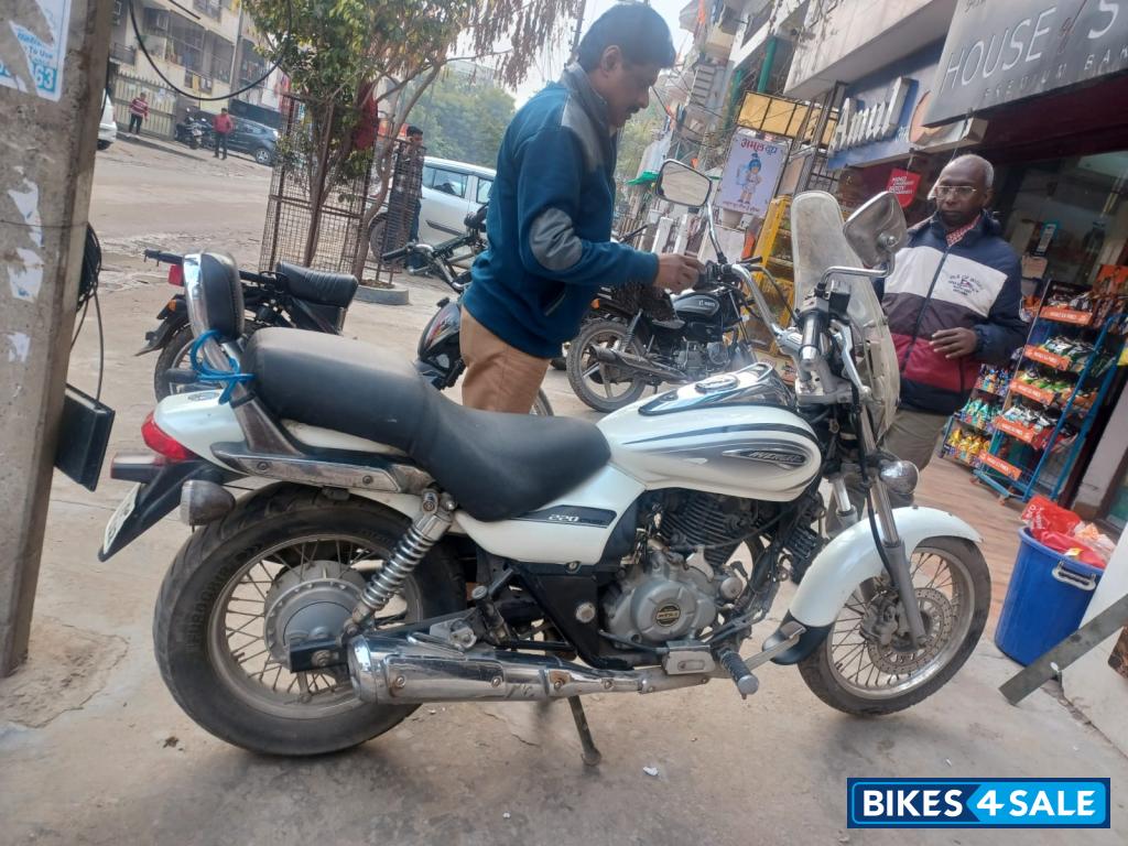 Bajaj Avenger Cruise 220