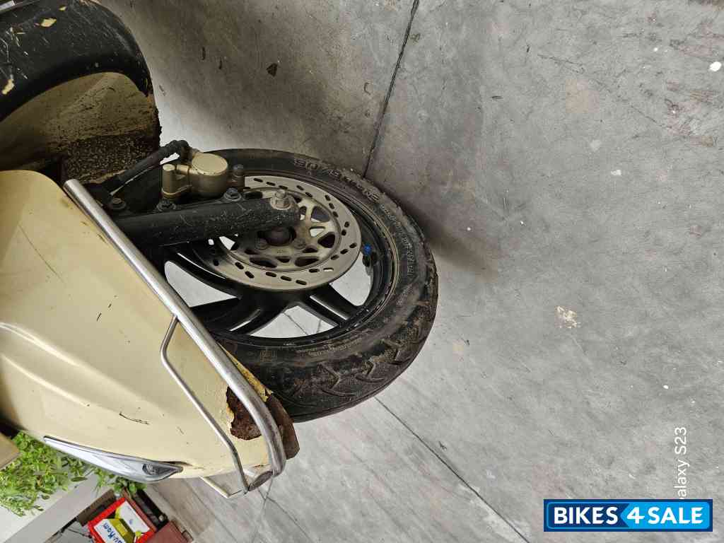 Sunlight Lvory TVS Jupiter Classic 110