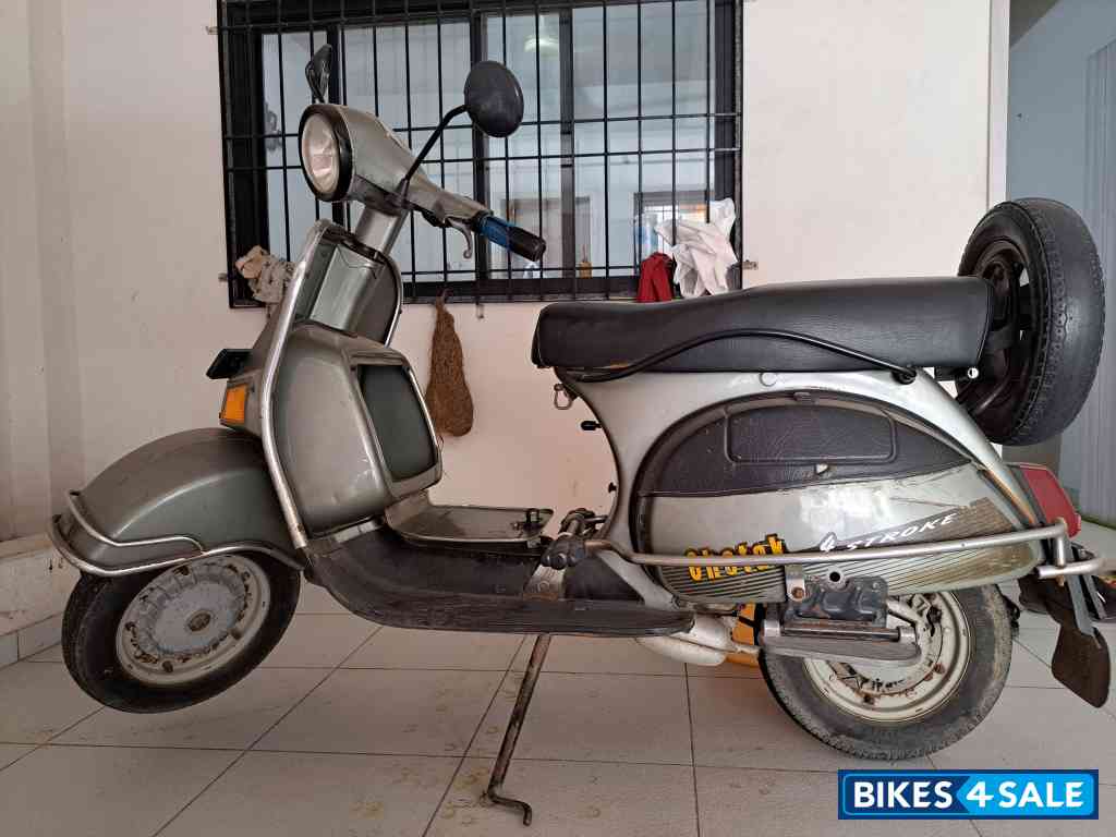 Metalic Gray Bajaj Chetak 4S