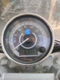 Black Bajaj Avenger Cruise 220