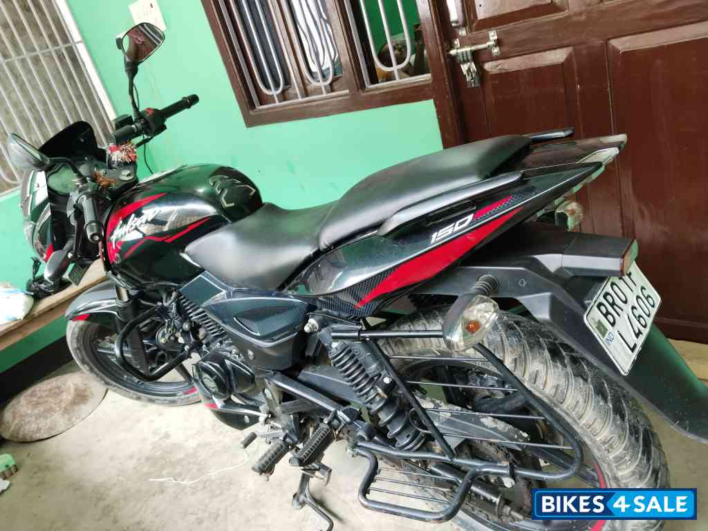 Black And Red Bajaj Pulsar 150 Twin Disc BS6