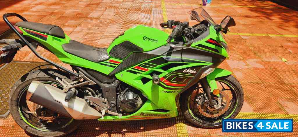 Lime Green Kawasaki Ninja 300 BS6 2023