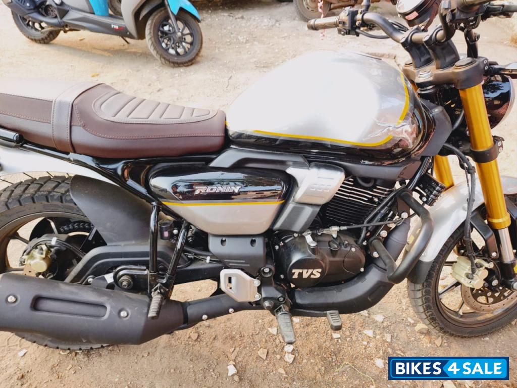 TVS Ronin TD