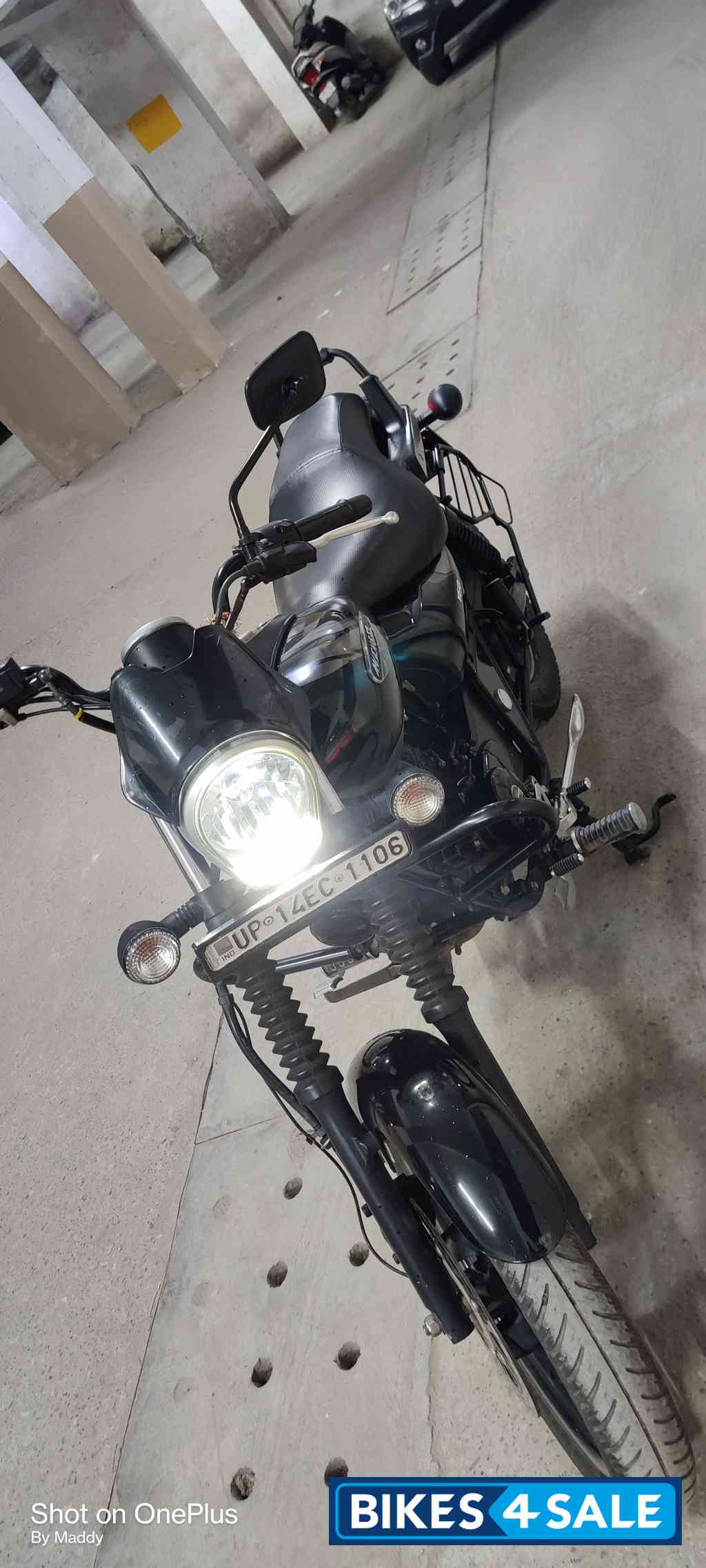 Black Bajaj Avenger Street 160