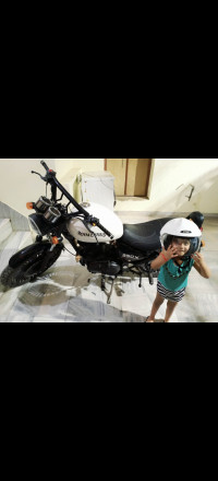 White Royal Enfield Thunderbird TwinSpark 350