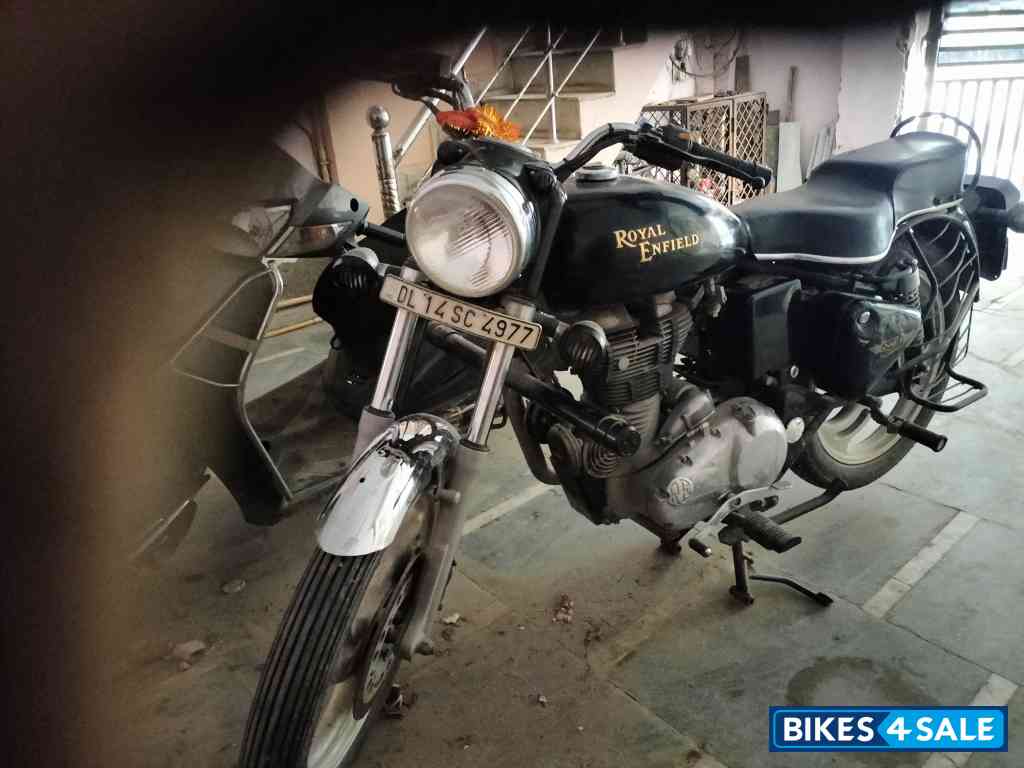 Black Royal Enfield Bullet Electra