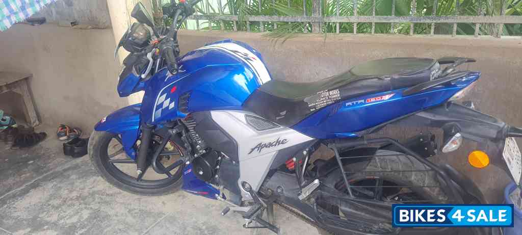 TVS Apache RTR 160 4V BS6