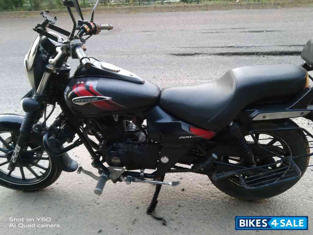Bajaj Avenger Street 220