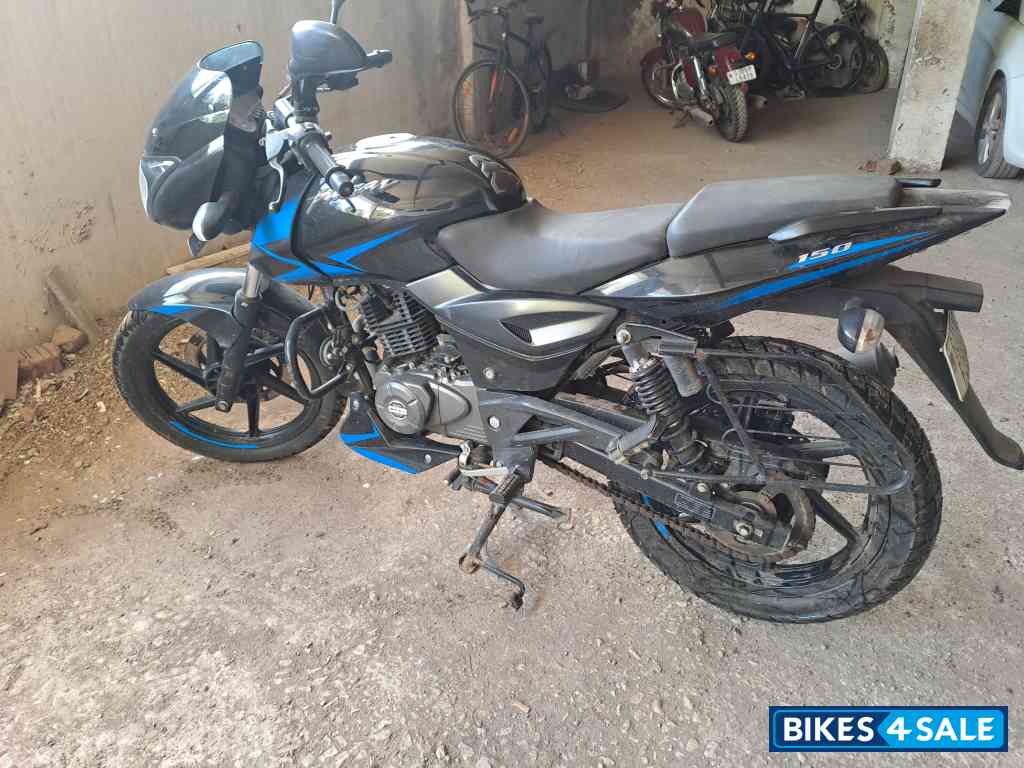 Black & Blue Bajaj Pulsar 150 Twin Disc BS6